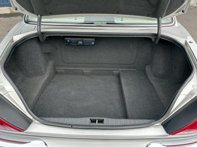 XJ XJ8 3.2-V8 走行77000キロ ディーラー車 パワーシート ETC 本革シート シートヒーター フロントフォグランプ ドライブレコーダー アルミホイール バックカメラ(17枚目)