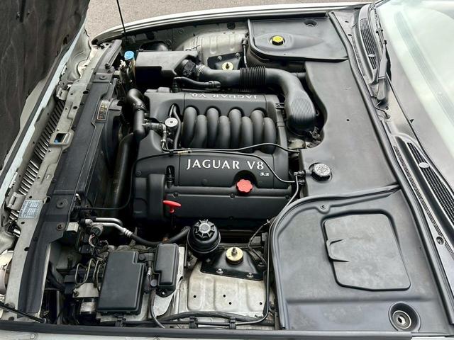 XJ XJ8 3.2-V8 走行77000キロ ディーラー車 パワーシート ETC 本革シート シートヒーター フロントフォグランプ ドライブレコーダー アルミホイール バックカメラ(18枚目)