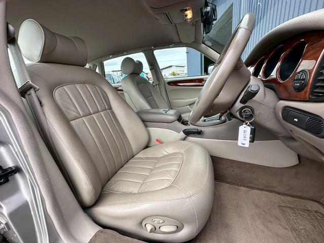 XJ XJ8 3.2-V8 走行77000キロ ディーラー車 パワーシート ETC 本革シート シートヒーター フロントフォグランプ ドライブレコーダー アルミホイール バックカメラ(19枚目)