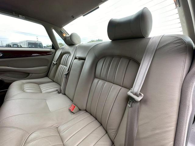 XJ XJ8 3.2-V8 走行77000キロ ディーラー車 パワーシート ETC 本革シート シートヒーター フロントフォグランプ ドライブレコーダー アルミホイール バックカメラ(23枚目)