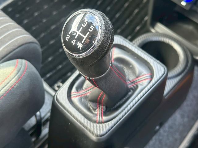 純正５速マニュアルです。