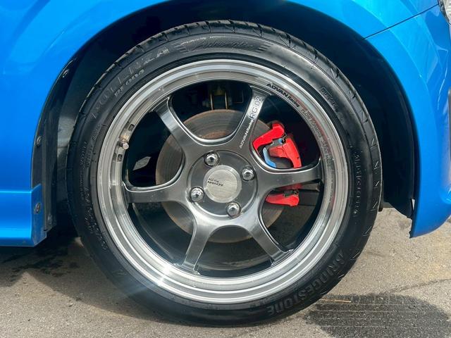 ＡＤＶＡＮ　Ｒａｃｉｎｇ　ＲＧ−Ｄ２　１６インチアルミ