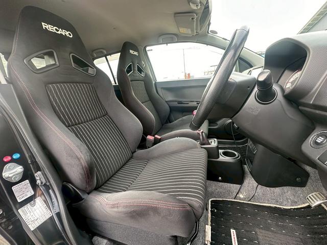 現状無保険の車両になりますので試乗は固くお断りさせていただきます。ご了承ください。