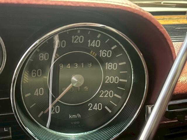 Sクラス 280SE W108 ウエスタン自動車物 左ハンドル 赤革シート 縦目4灯 ディーラー車(26枚目)