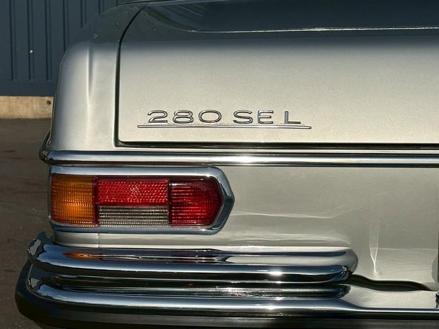 Sクラス 280SE W108 ウエスタン自動車物 左ハンドル 赤革シート 縦目4灯 ディーラー車(49枚目)