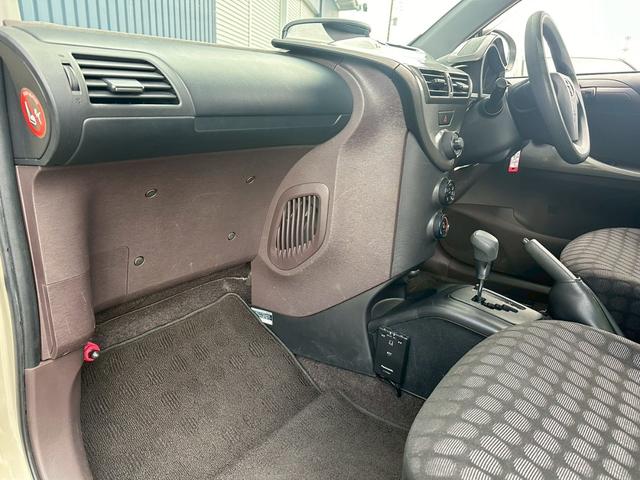 iQ 100X 修復歴無し KGJ10 走行27000キロ タイミングチェーン ETC キーレスエントリー 電動格納ミラー 横滑り防止装置(33枚目)