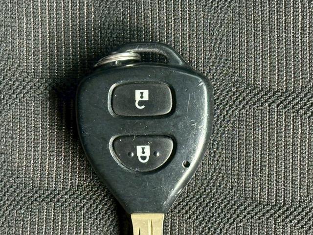 iQ 100X 修復歴無し KGJ10 走行27000キロ タイミングチェーン ETC キーレスエントリー 電動格納ミラー 横滑り防止装置(53枚目)