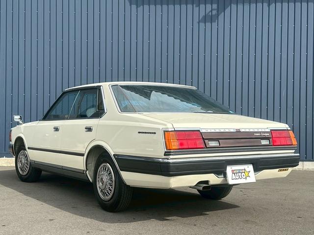 セドリック ブロアム　ターボ　４３０　走行９０００キロ　ワンオーナー　Ｌ２０型エンジン　フェンダーミラー　修復歴無し（11枚目）