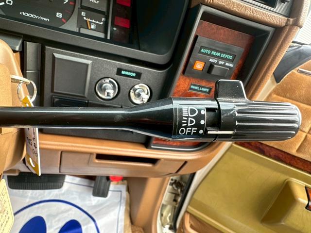 セドリック ブロアム　ターボ　４３０　走行９０００キロ　ワンオーナー　Ｌ２０型エンジン　フェンダーミラー　修復歴無し（26枚目）