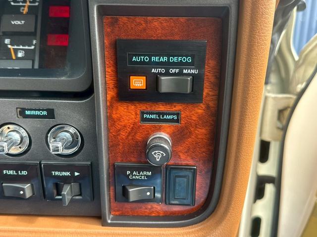 セドリック ブロアム　ターボ　４３０　走行９０００キロ　ワンオーナー　Ｌ２０型エンジン　フェンダーミラー　修復歴無し（30枚目）