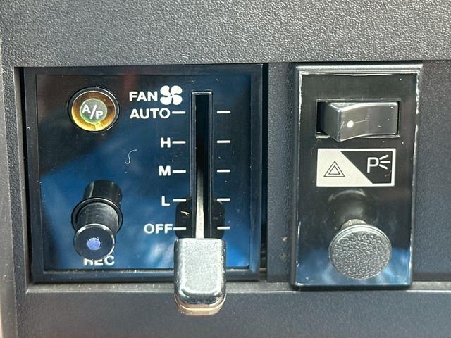 セドリック ブロアム　ターボ　４３０　走行９０００キロ　ワンオーナー　Ｌ２０型エンジン　フェンダーミラー　修復歴無し（32枚目）