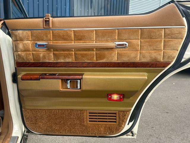 セドリック ブロアム　ターボ　４３０　走行９０００キロ　ワンオーナー　Ｌ２０型エンジン　フェンダーミラー　修復歴無し（41枚目）