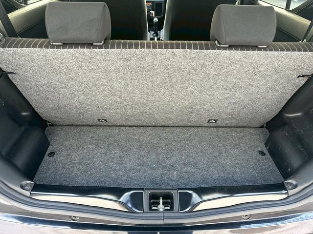 アルトワークス ベースグレード　純正５速　ターボ　タイミングチェーン　ＨＡ３６Ｓ　レカロシート　修復歴無し　スマートキー　プッシュスタート　横滑り防止装置　アルミホイール　フロントフォグランプ　５ＭＴ　マニュアル車（17枚目）