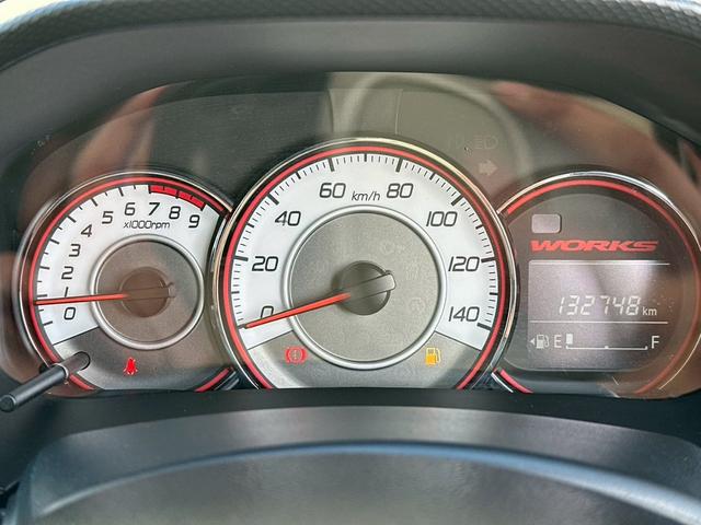 アルトワークス ベースグレード　純正５速　ターボ　タイミングチェーン　ＨＡ３６Ｓ　レカロシート　修復歴無し　スマートキー　プッシュスタート　横滑り防止装置　アルミホイール　フロントフォグランプ　５ＭＴ　マニュアル車（25枚目）
