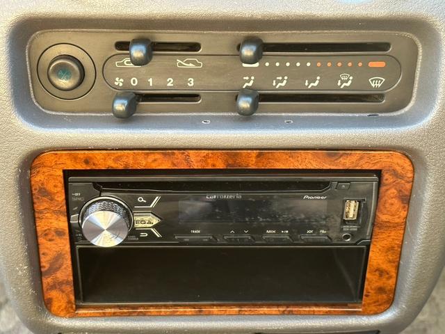 ヴィヴィオ Ｔトップ　タルガトップ　ＫＹ３　ミニライトアルミホイール　オープンカー　ＥＴＣ　フロントフォグランプ　ＣＤ再生（27枚目）