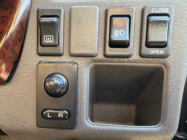 ヴィヴィオ Ｔトップ　タルガトップ　ＫＹ３　ミニライトアルミホイール　オープンカー　ＥＴＣ　フロントフォグランプ　ＣＤ再生（28枚目）