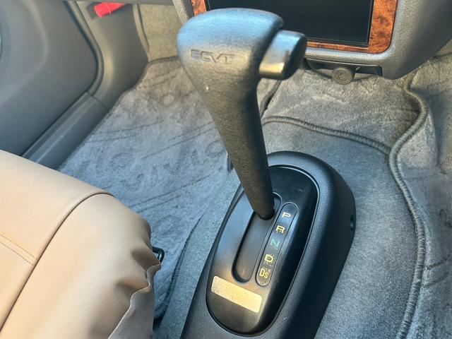 ヴィヴィオ Ｔトップ　タルガトップ　ＫＹ３　ミニライトアルミホイール　オープンカー　ＥＴＣ　フロントフォグランプ　ＣＤ再生（29枚目）