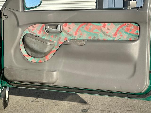 ヴィヴィオ Ｔトップ　タルガトップ　ＫＹ３　ミニライトアルミホイール　オープンカー　ＥＴＣ　フロントフォグランプ　ＣＤ再生（33枚目）