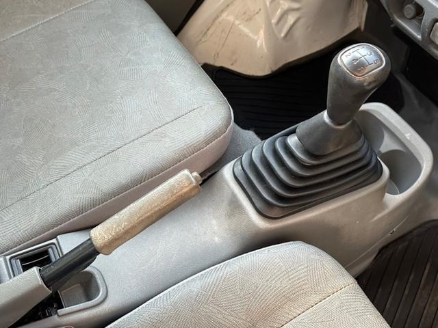 ミニキャブトラック 　エアコン・パワステ　純正５速　軽貨物　走行１８０００キロ　Ｕ６１Ｔ　５ＭＴ　マニュアル車（27枚目）