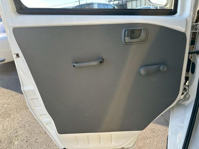 ミニキャブトラック 　エアコン・パワステ　純正５速　軽貨物　走行１８０００キロ　Ｕ６１Ｔ　５ＭＴ　マニュアル車（31枚目）