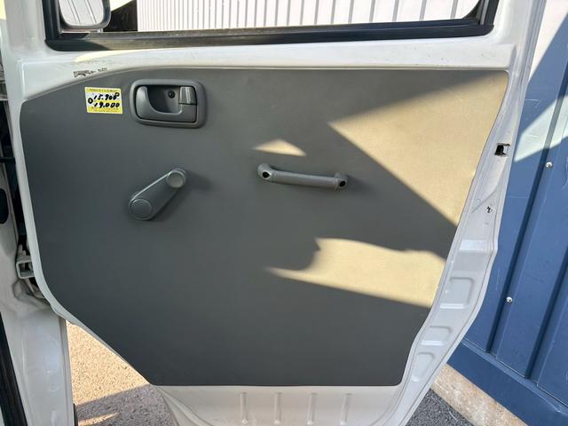 ミニキャブトラック 　エアコン・パワステ　純正５速　軽貨物　走行１８０００キロ　Ｕ６１Ｔ　５ＭＴ　マニュアル車（32枚目）