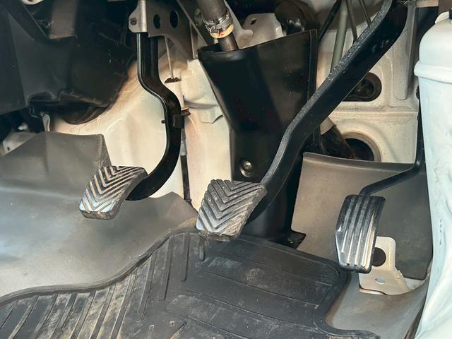 ミニキャブトラック 　エアコン・パワステ　純正５速　軽貨物　走行１８０００キロ　Ｕ６１Ｔ　５ＭＴ　マニュアル車（33枚目）