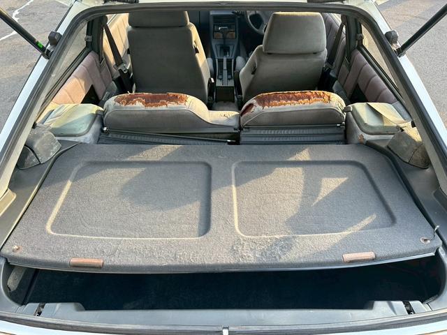 ピアッツァ・ネロ 　２．０　ターボ　フロアＡＴ　１４インチアルミホイール　４ＺＣ１エンジン　ＣＤ再生（17枚目）