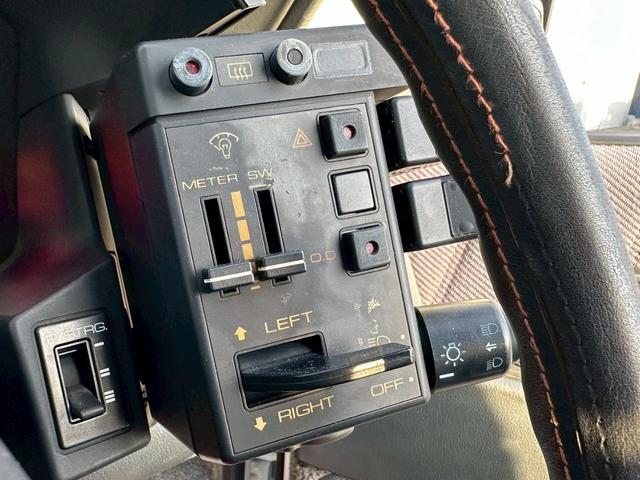 ピアッツァ・ネロ 　２．０　ターボ　フロアＡＴ　１４インチアルミホイール　４ＺＣ１エンジン　ＣＤ再生（29枚目）