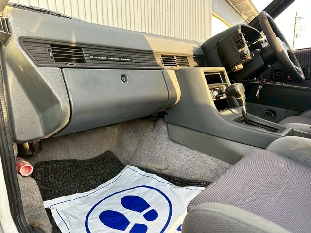 ピアッツァ・ネロ 　２．０　ターボ　フロアＡＴ　１４インチアルミホイール　４ＺＣ１エンジン　ＣＤ再生（32枚目）