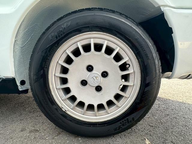 ピアッツァ・ネロ 　２．０　ターボ　フロアＡＴ　１４インチアルミホイール　４ＺＣ１エンジン　ＣＤ再生（45枚目）