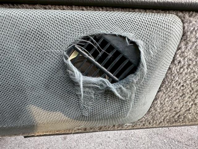 ピアッツァ・ネロ 　２．０　ターボ　フロアＡＴ　１４インチアルミホイール　４ＺＣ１エンジン　ＣＤ再生（50枚目）