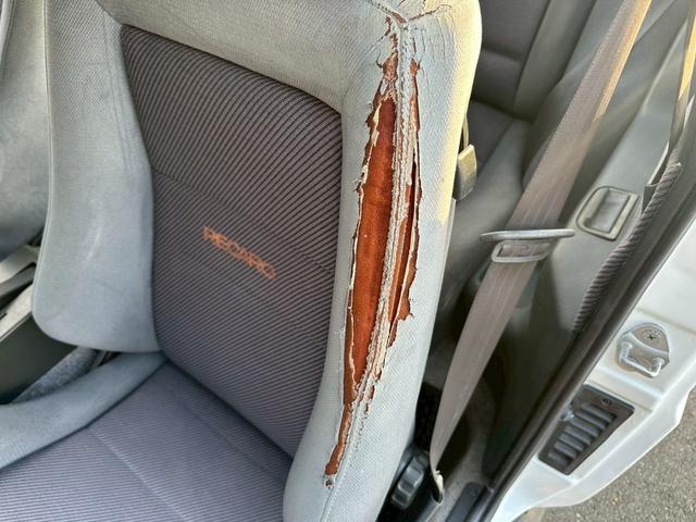 ピアッツァ・ネロ 　２．０　ターボ　フロアＡＴ　１４インチアルミホイール　４ＺＣ１エンジン　ＣＤ再生（52枚目）