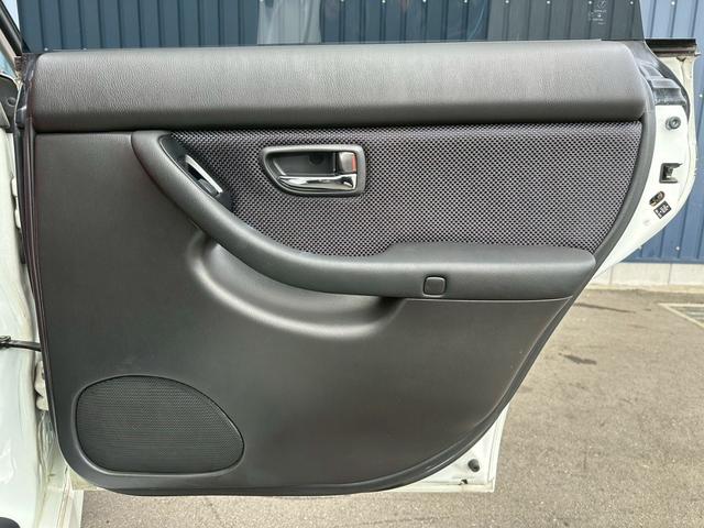 レガシィＢ４ ＲＳＫリミテッドＩＩ　４ＷＤ　トミーカイラ　純正５速　ＢＥ５改　２．２Ｌ　ＥＪ２０ツインターボ　３００台限定　レカロセミバケシート　５ＭＴ　アルミホイール（39枚目）