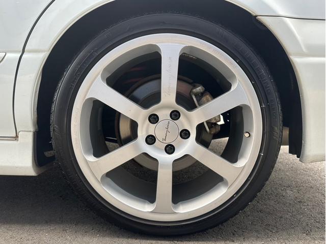 レガシィＢ４ ＲＳＫリミテッドＩＩ　４ＷＤ　トミーカイラ　純正５速　ＢＥ５改　２．２Ｌ　ＥＪ２０ツインターボ　３００台限定　レカロセミバケシート　５ＭＴ　アルミホイール（46枚目）