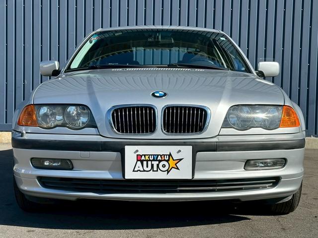 ３シリーズ ３２０ｉ　Ｅ４６前期型　Ｍ５２エンジン　走行８６０００キロ　左ハンドル　ディーラー車　ＭＴモード　フロントフォグランプ　キーレスエントリー（6枚目）