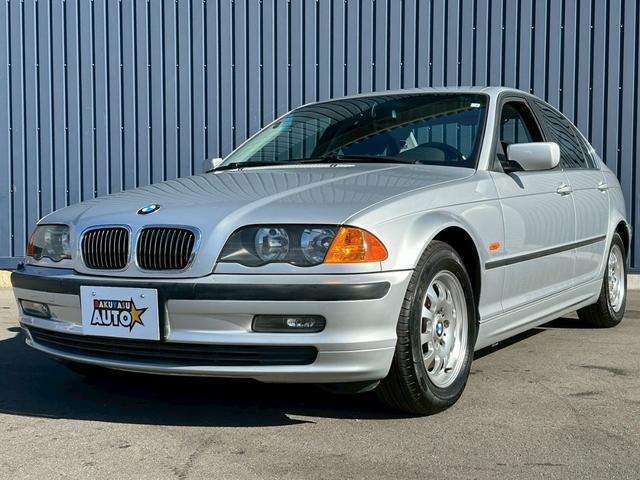 ３シリーズ ３２０ｉ　Ｅ４６前期型　Ｍ５２エンジン　走行８６０００キロ　左ハンドル　ディーラー車　ＭＴモード　フロントフォグランプ　キーレスエントリー（9枚目）