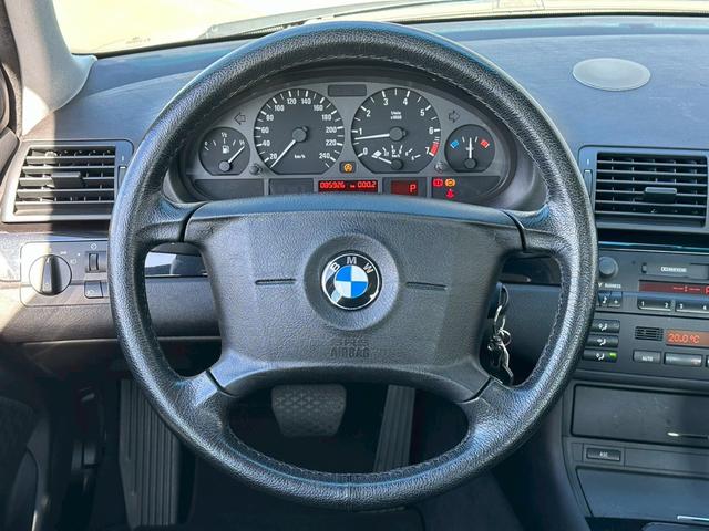 ３シリーズ ３２０ｉ　Ｅ４６前期型　Ｍ５２エンジン　走行８６０００キロ　左ハンドル　ディーラー車　ＭＴモード　フロントフォグランプ　キーレスエントリー（23枚目）