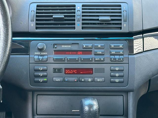 ３シリーズ ３２０ｉ　Ｅ４６前期型　Ｍ５２エンジン　走行８６０００キロ　左ハンドル　ディーラー車　ＭＴモード　フロントフォグランプ　キーレスエントリー（28枚目）