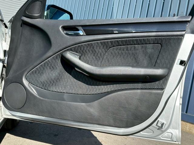 ３シリーズ ３２０ｉ　Ｅ４６前期型　Ｍ５２エンジン　走行８６０００キロ　左ハンドル　ディーラー車　ＭＴモード　フロントフォグランプ　キーレスエントリー（35枚目）