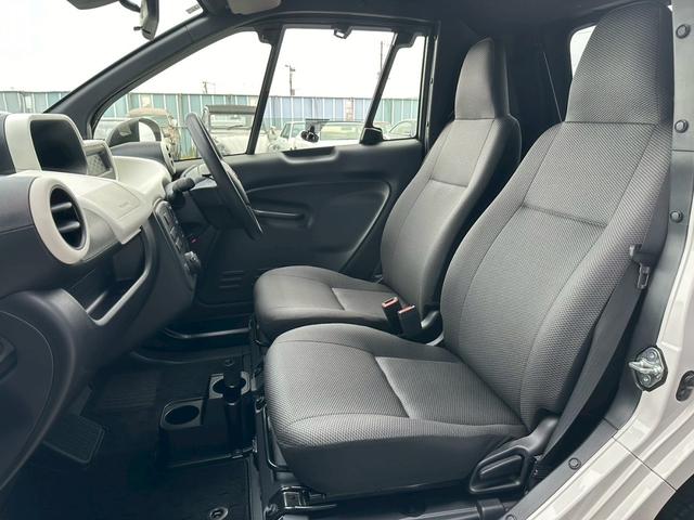 シーポッド Ｇ　小型ＥＶ　電気自動車　プリクラッシュセーフティ　シートヒーター　コーナーセンサー　車検令和９年６月　オートライト　電動格納ミラー（19枚目）