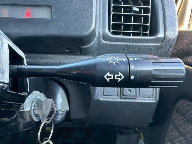 ジムニー ランドベンチャー　４ＷＤ　純正５速　ターボ　ＪＡ１１Ｖ改　車検令和８年１０月　１５インチアルミホイール　ＣＤ再生　ＥＴＣ　リフトアップ　５ＭＴ　マニュアル車（23枚目）