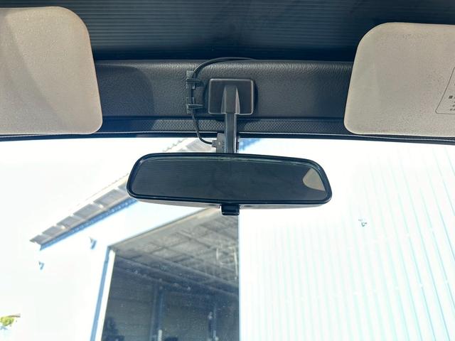 ジムニー ランドベンチャー　４ＷＤ　純正５速　ターボ　ＪＡ１１Ｖ改　車検令和８年１０月　１５インチアルミホイール　ＣＤ再生　ＥＴＣ　リフトアップ　５ＭＴ　マニュアル車（31枚目）