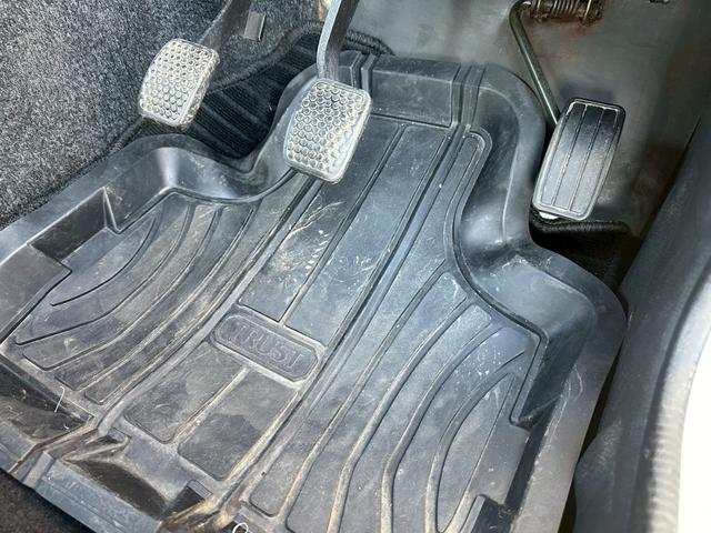 ジムニー ランドベンチャー　４ＷＤ　純正５速　ターボ　ＪＡ１１Ｖ改　車検令和８年１０月　１５インチアルミホイール　ＣＤ再生　ＥＴＣ　リフトアップ　５ＭＴ　マニュアル車（36枚目）