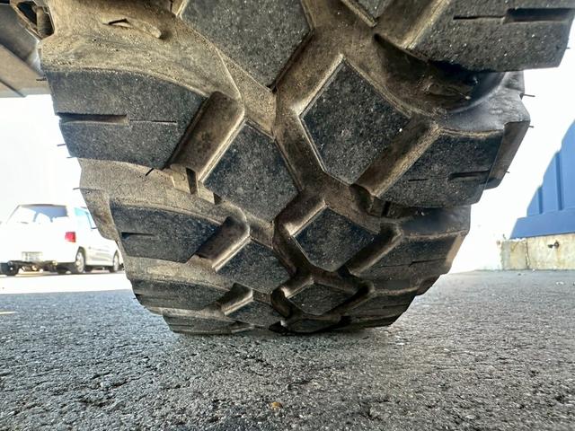 ジムニー ランドベンチャー　４ＷＤ　純正５速　ターボ　ＪＡ１１Ｖ改　車検令和８年１０月　１５インチアルミホイール　ＣＤ再生　ＥＴＣ　リフトアップ　５ＭＴ　マニュアル車（40枚目）