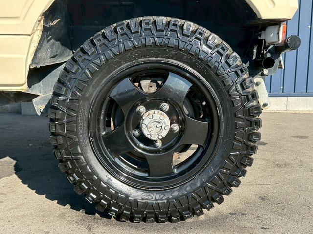 ジムニー ランドベンチャー　４ＷＤ　純正５速　ターボ　ＪＡ１１Ｖ改　車検令和８年１０月　１５インチアルミホイール　ＣＤ再生　ＥＴＣ　リフトアップ　５ＭＴ　マニュアル車（42枚目）