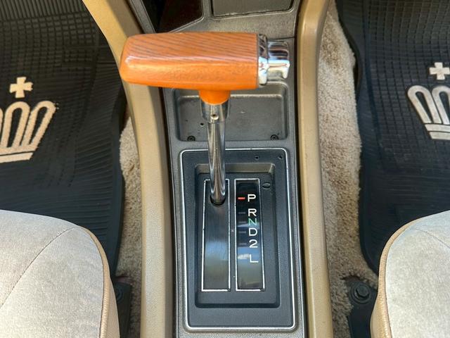 クラウン ロイヤルサルーン ベンツマスク MS106 修復歴無し 4Mエンジン フェンダーミラー クレーガーワイヤーホイール(29枚目)