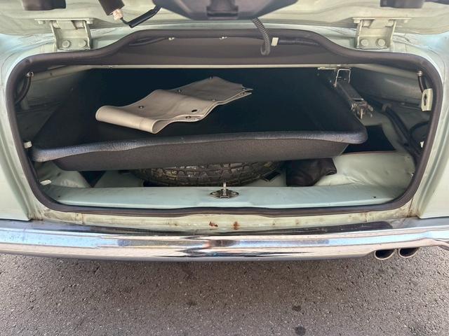 フィガロ ベースグレード　タイミングベルト・ウォーターポンプ交換済　ターボ　車検令和９年４月　修復歴無し　本革シート（15枚目）