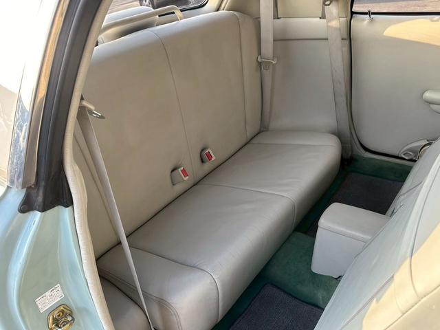 フィガロ ベースグレード　タイミングベルト・ウォーターポンプ交換済　ターボ　車検令和９年４月　修復歴無し　本革シート（19枚目）