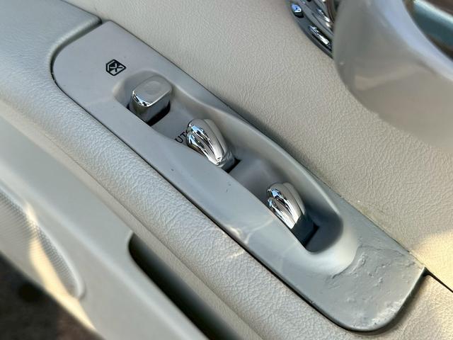 フィガロ ベースグレード　タイミングベルト・ウォーターポンプ交換済　ターボ　車検令和９年４月　修復歴無し　本革シート（35枚目）