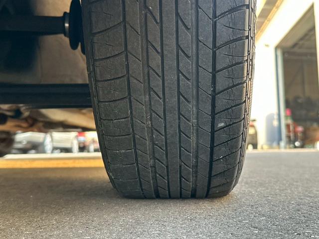 フィガロ ベースグレード　タイミングベルト・ウォーターポンプ交換済　ターボ　車検令和９年４月　修復歴無し　本革シート（42枚目）